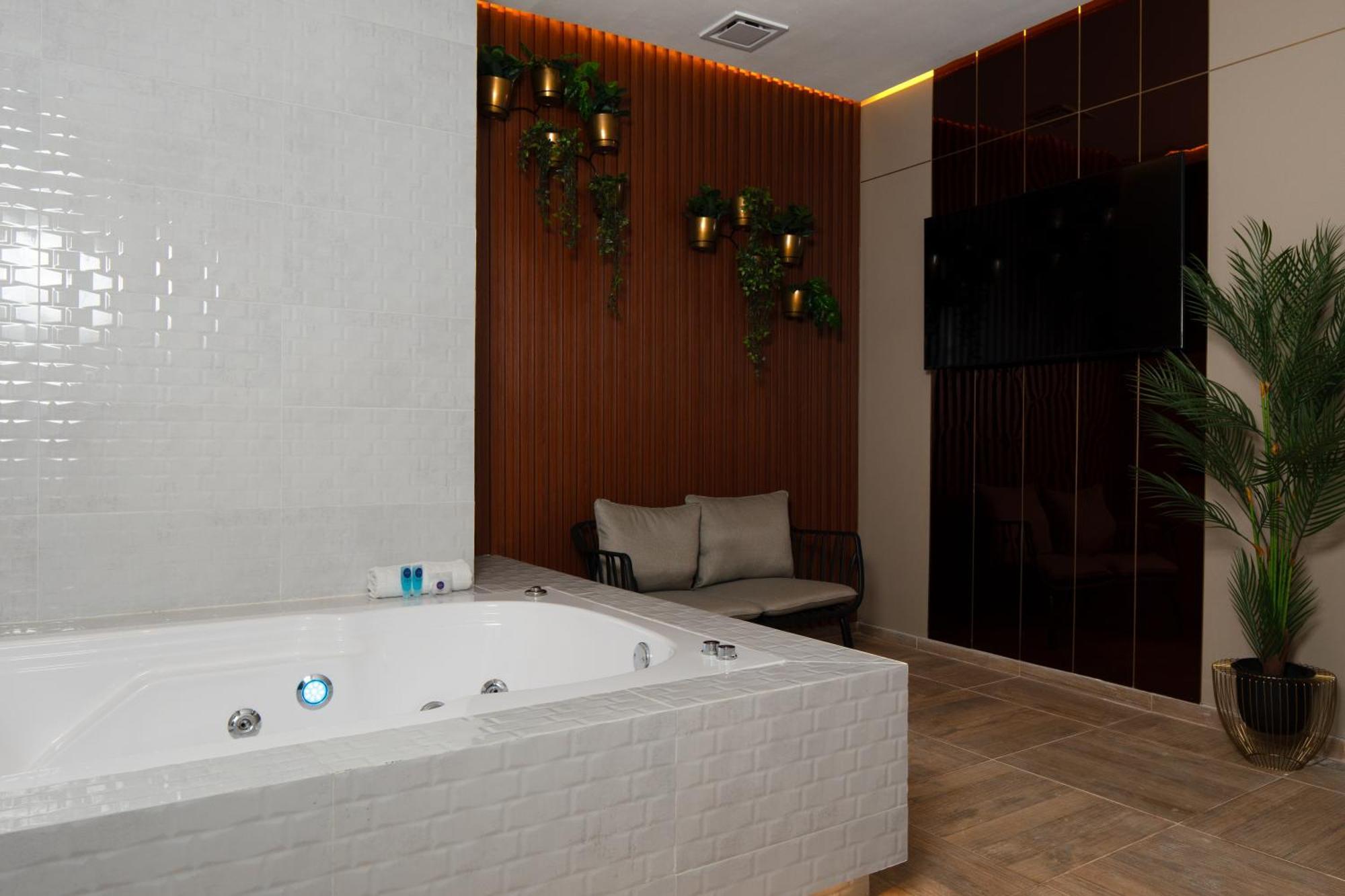 Hotel Byhours Circunvalar - Adults Only Barranquilla  Kültér fotó